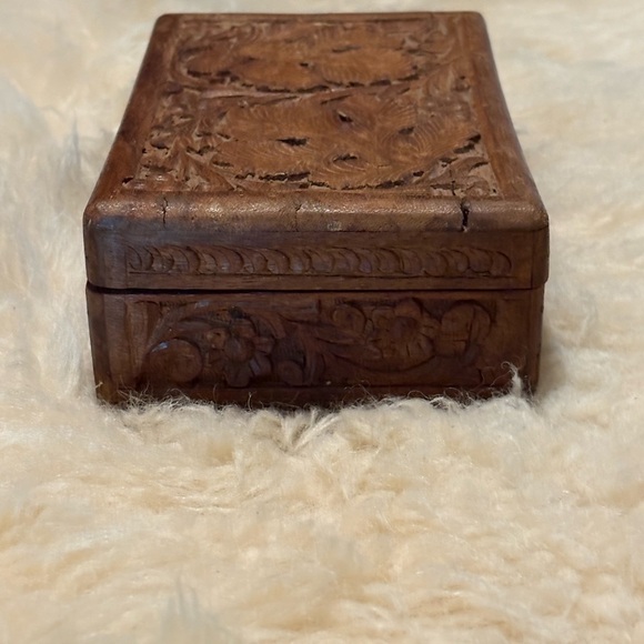 Vintage 70’s Jewelry Trinket Intricately Carved Wooden Box - Picture 5 of 9